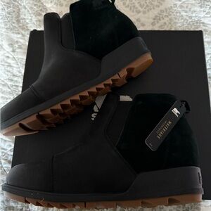 NWT black waterproof Sorel ankle boots sz10